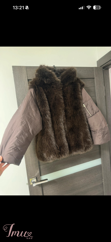 imusau.lt | parduodama Itališka kailinė striukė su gobtuvu