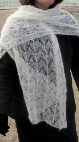 imusau.lt | parduodama Baltas megztas šalis iš superkidmohair siūlų