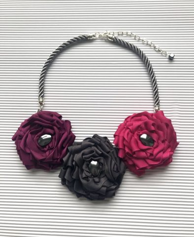 imusau.lt | parduodama Gėlių kaklo papuošalas