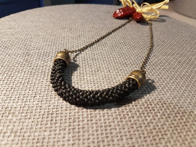 imusau.lt | parduodama 9. Rankų darbo kaklo papuošalas