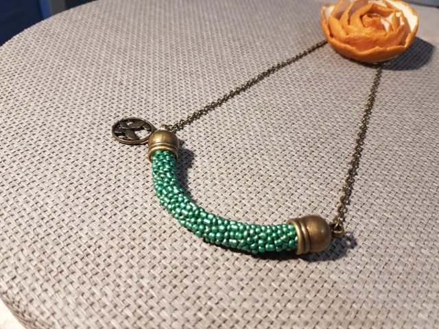 imusau.lt | parduodama 15. Rankų darbo kaklo papuošalas