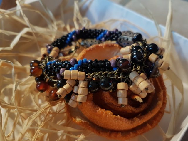 imusau.lt | parduodama 24. Rankų darbo apyrankė