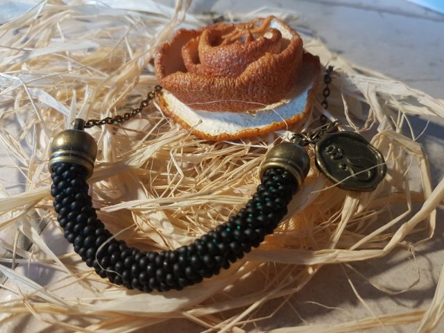 imusau.lt | parduodama 26. Rankų darbo kaklo papuošalas