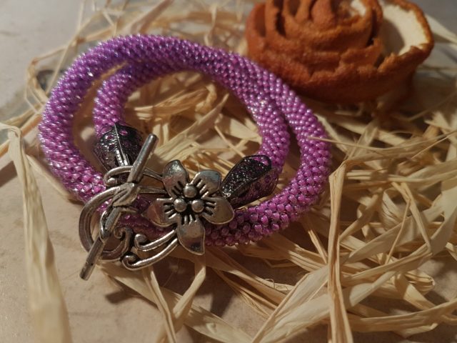 imusau.lt | parduodama 29. Rankų darbo apyrankė