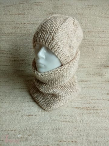 imusau.lt | parduodama Šilta smėlio spalvos mova ir kepurė