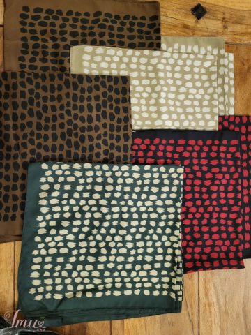 imusau.lt | parduodama Naujos 60x60cm dydžio skarelės