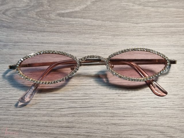 imusau.lt | parduodama Akiniai su blizgiais akmenukais