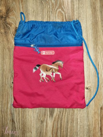 imusau.lt | parduodama Sportinis krepšys - ,,Step by step" su žirgais