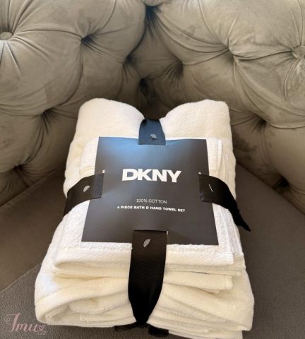 imusau.lt | parduodama Prabangus DKNY baltų rankšluosčių rinkinys